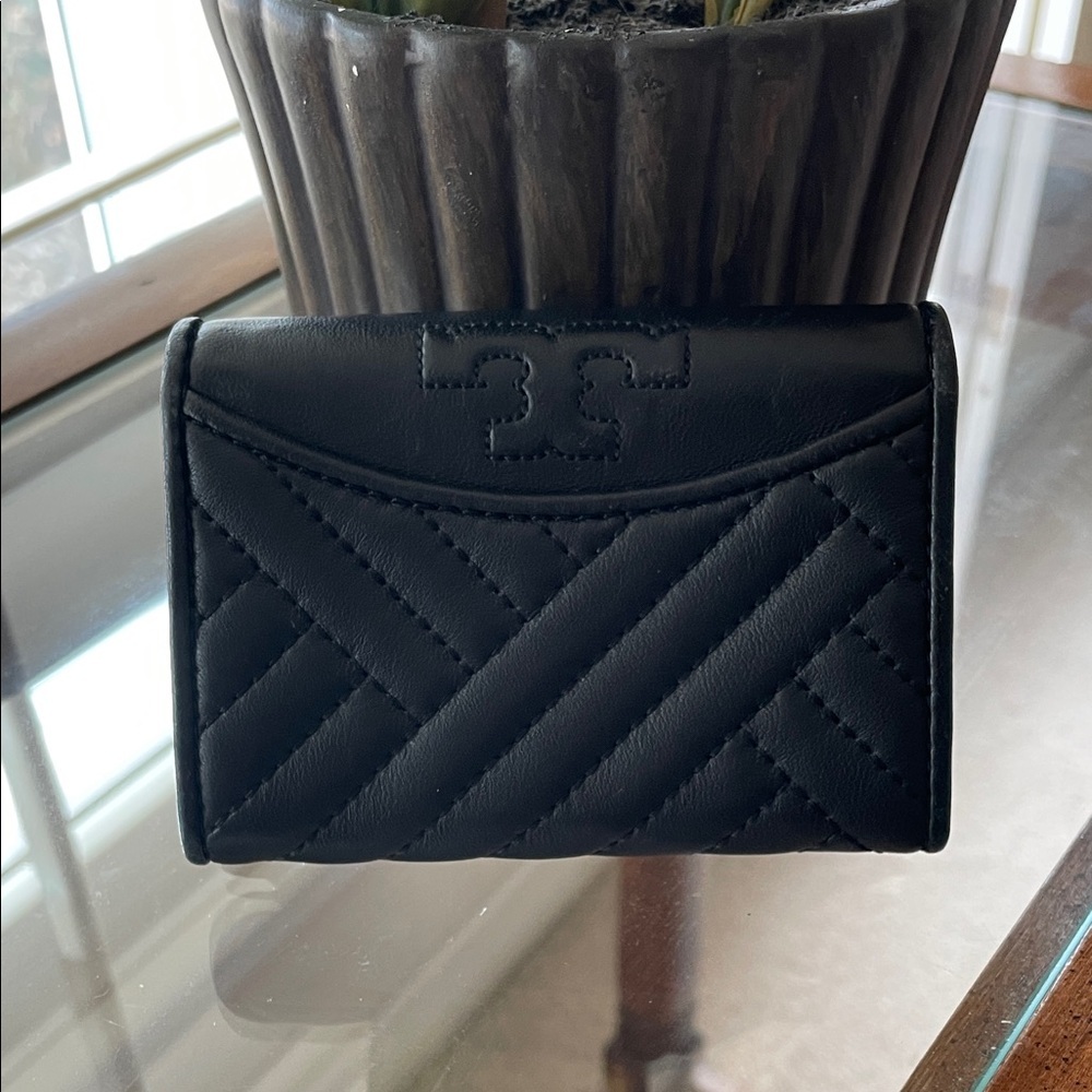 EUC Tory Burch Black Quilted Wallet